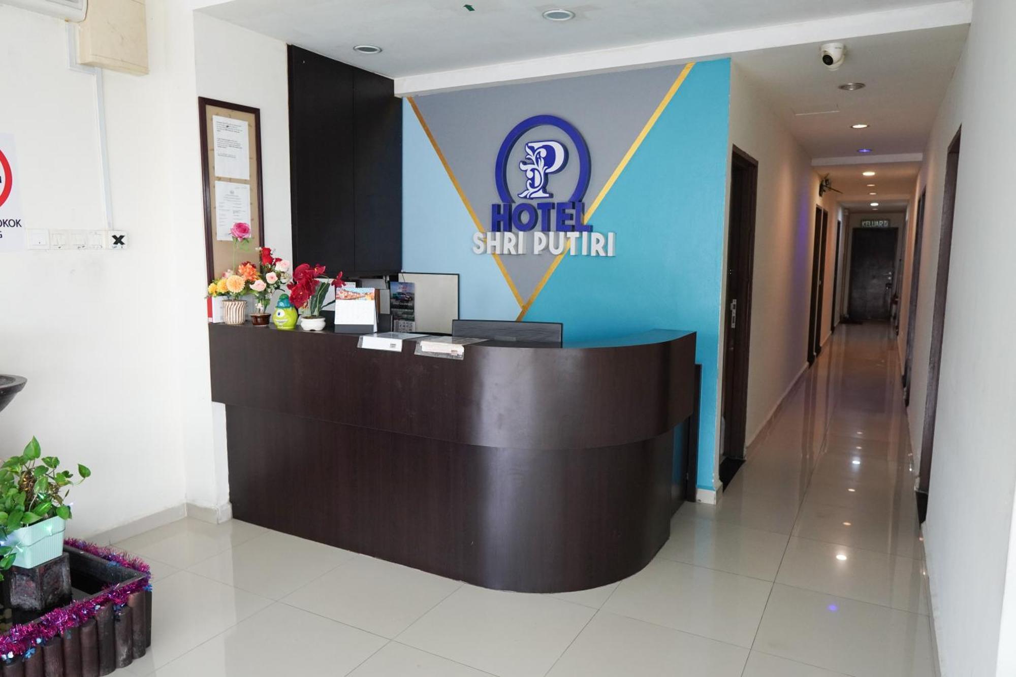 Hotel Shri Putiri Pasir Gudang Exterior photo